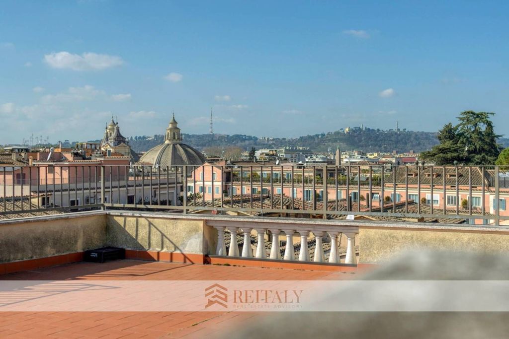Luxury Apartment for sale in Rome, 1 800 000 €, Photo 1