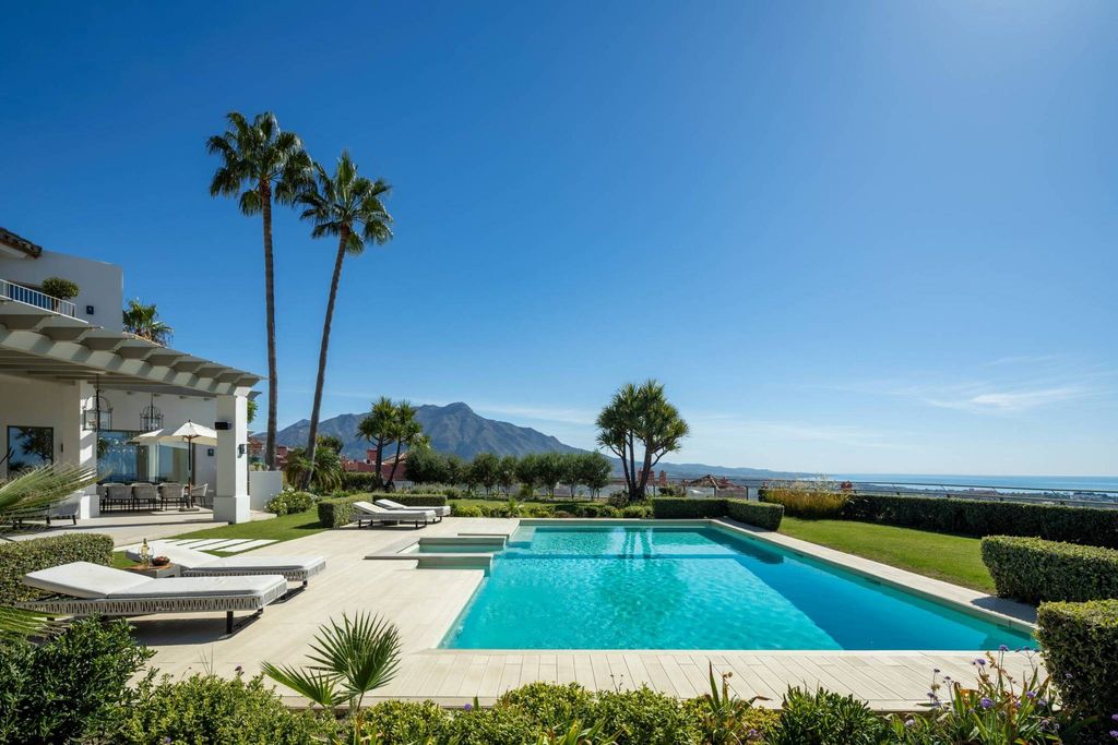 Luxury House for sale in Marbella, 10 800 000 €, Photo 1