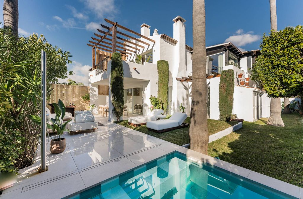 Luxury House for sale in Marbella, 2 595 000 €, Photo 1