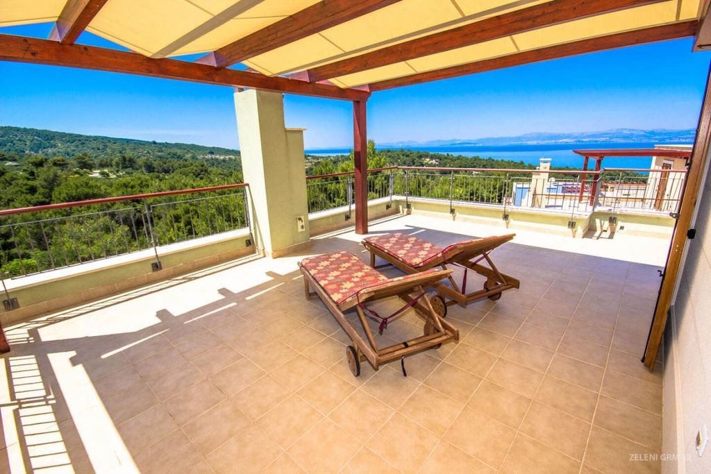 Maison de luxe à vendre à Splitska, 600 000 €, Photo 1