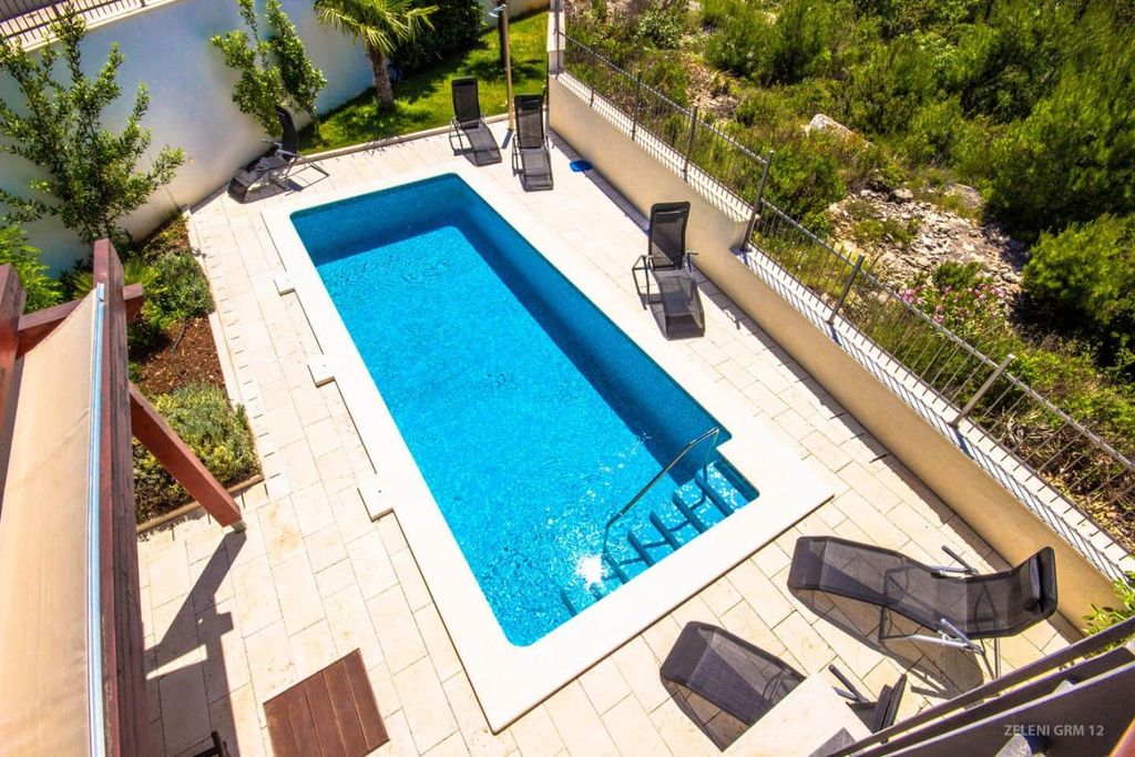 Maison de luxe à vendre à Splitska, 600 000 €, Photo 2