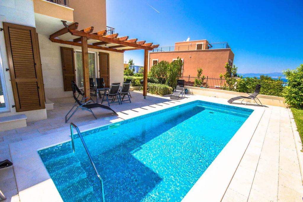 Maison de luxe à vendre à Splitska, 800 000 €, Photo 2
