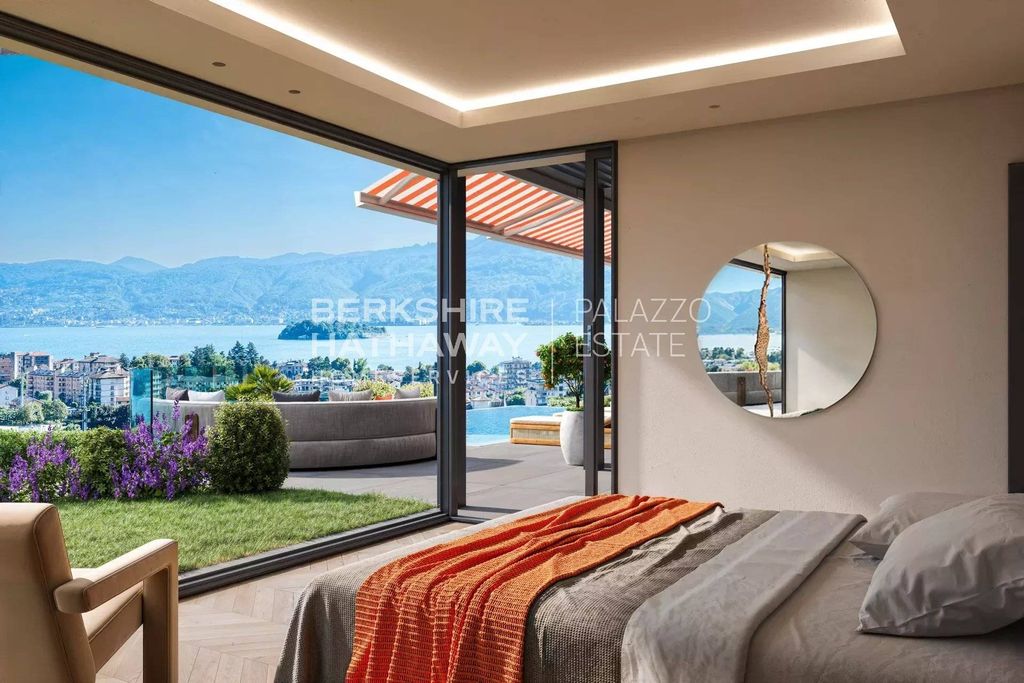 Luxury House for sale in Verbania, 1 690 000 €, Photo 1