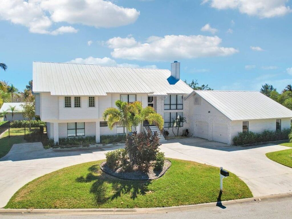 Luxury House for sale in Stuart, 2 210 418 €, Photo 1