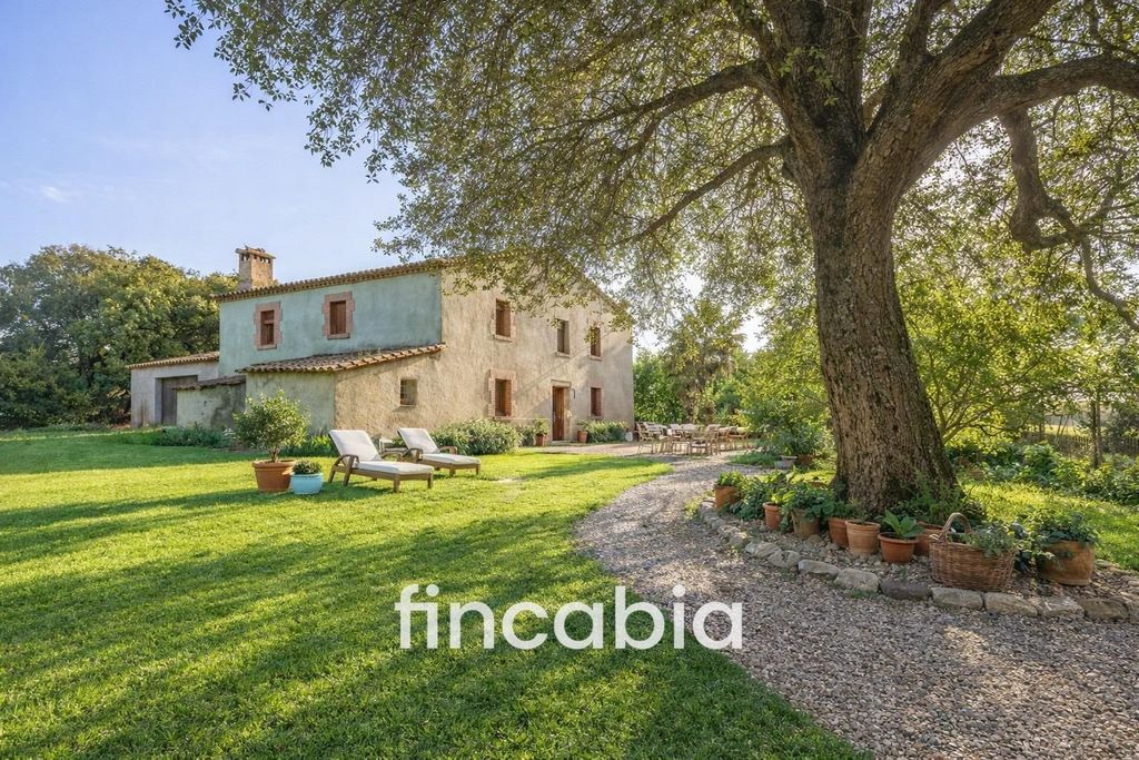 Luxury House for sale in Sils, 695 000 €, Photo 1
