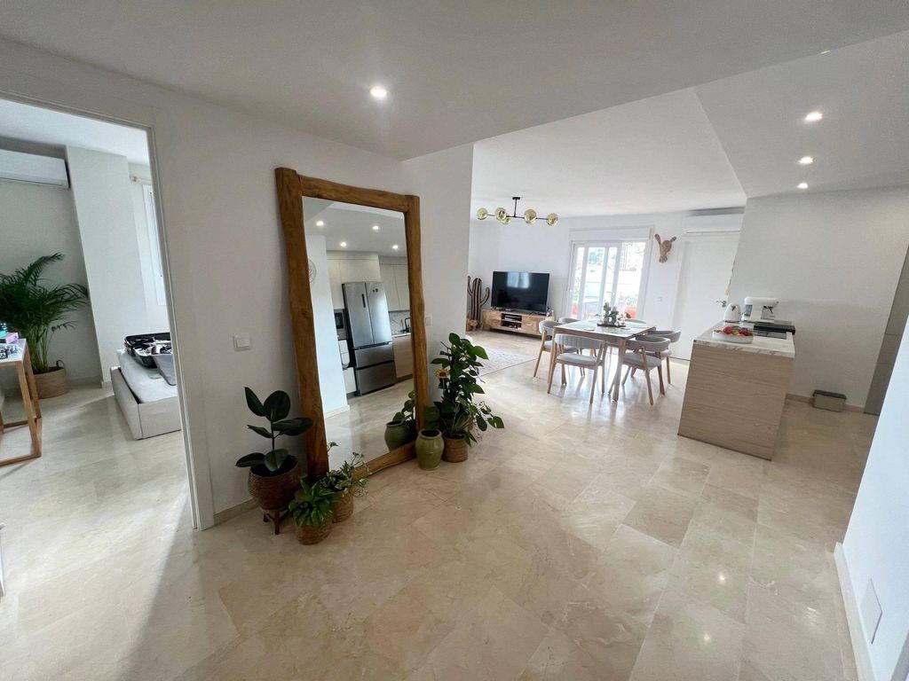 Luxury Apartment for sale in Torremolinos, 749 000 €, Photo 1