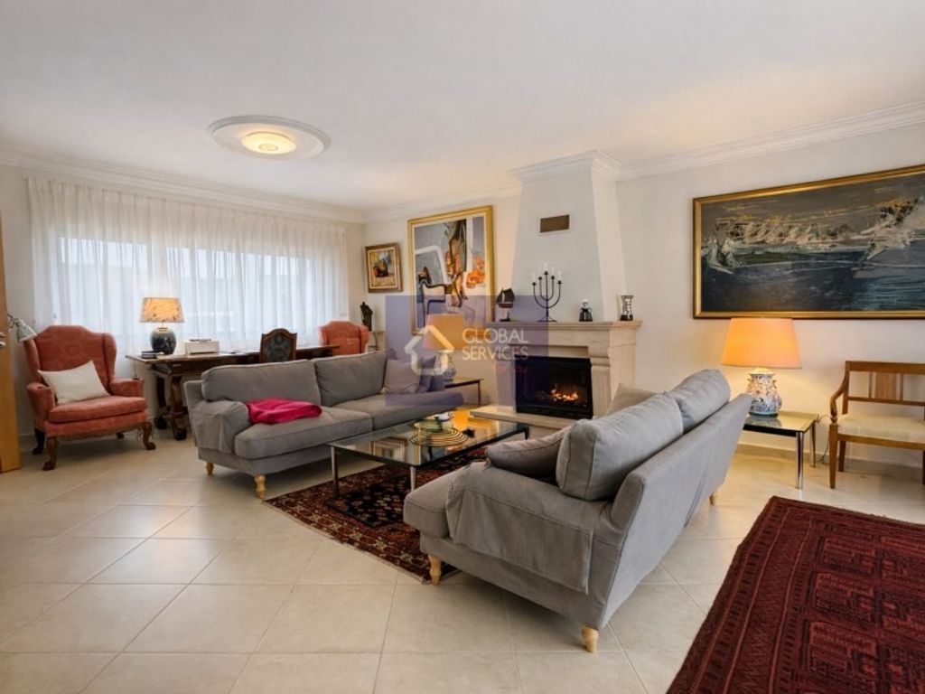 Luxury House for sale in Portimão, 575 000 €, Photo 2