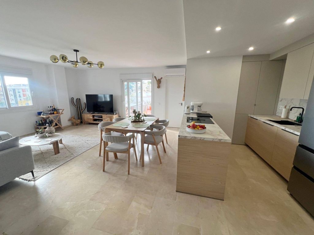 Luxury Apartment for sale in Torremolinos, 749 000 €, Photo 3