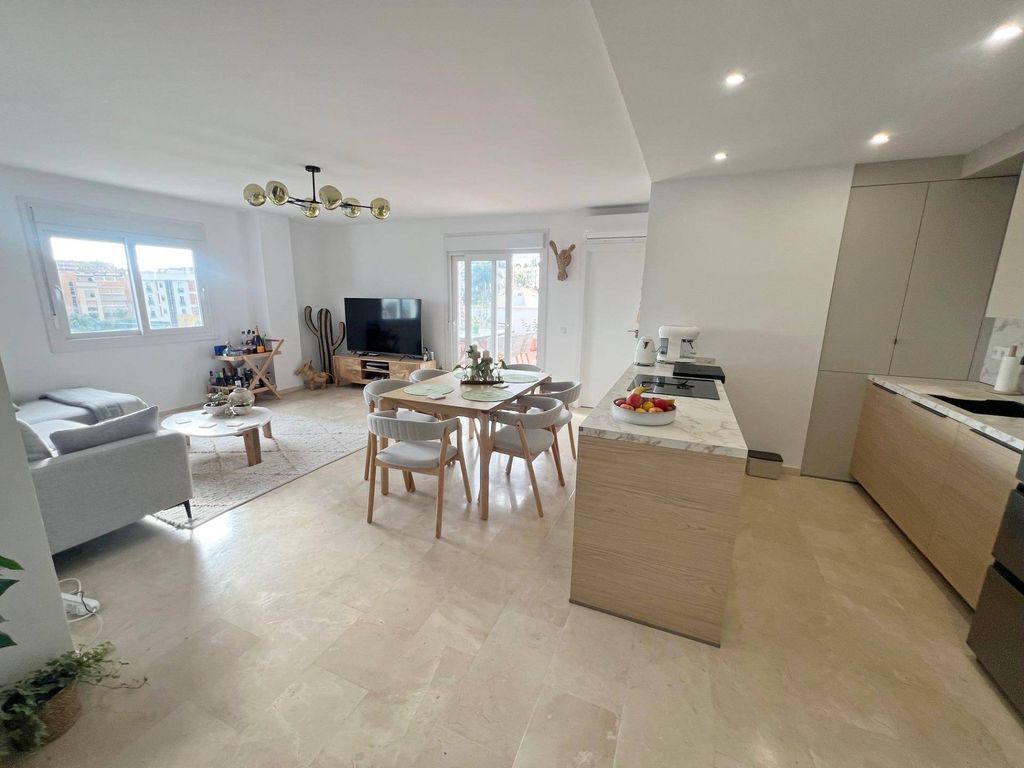 Luxury Apartment for sale in Torremolinos, 749 000 €, Photo 7