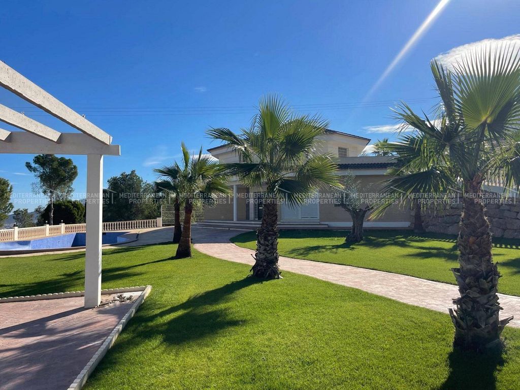 Maison de luxe à vendre à La Nucia, 795 000 €, Photo 1