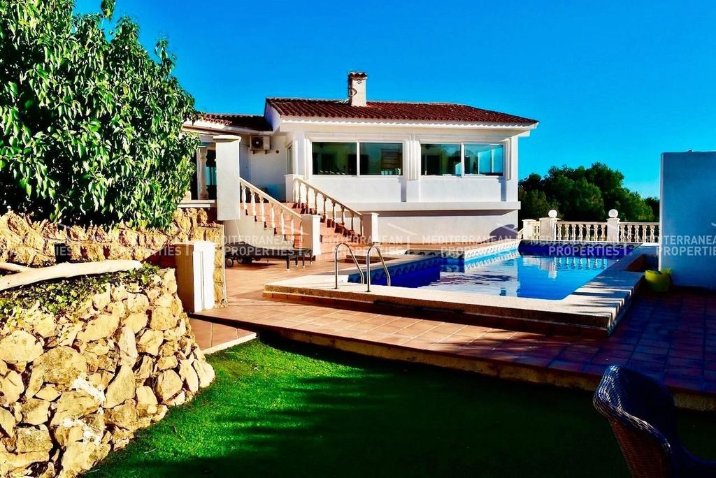 Maison de luxe à vendre à La Nucia, 749 000 €, Photo 1