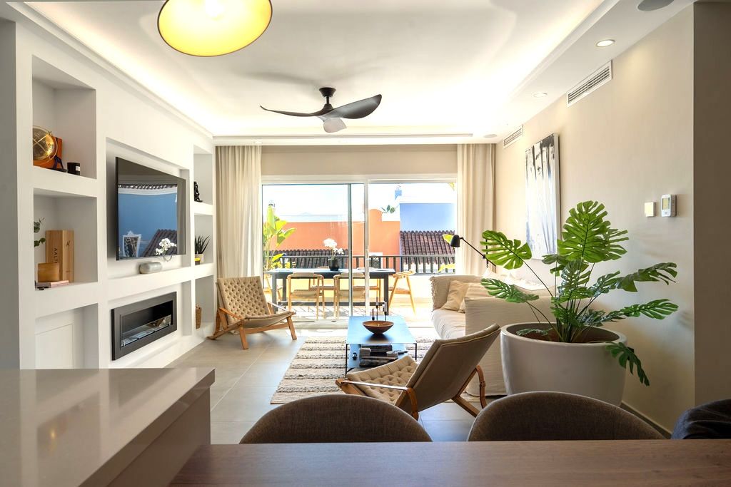 Luxury House for sale in Marbella, 1 195 000 €, Photo 1
