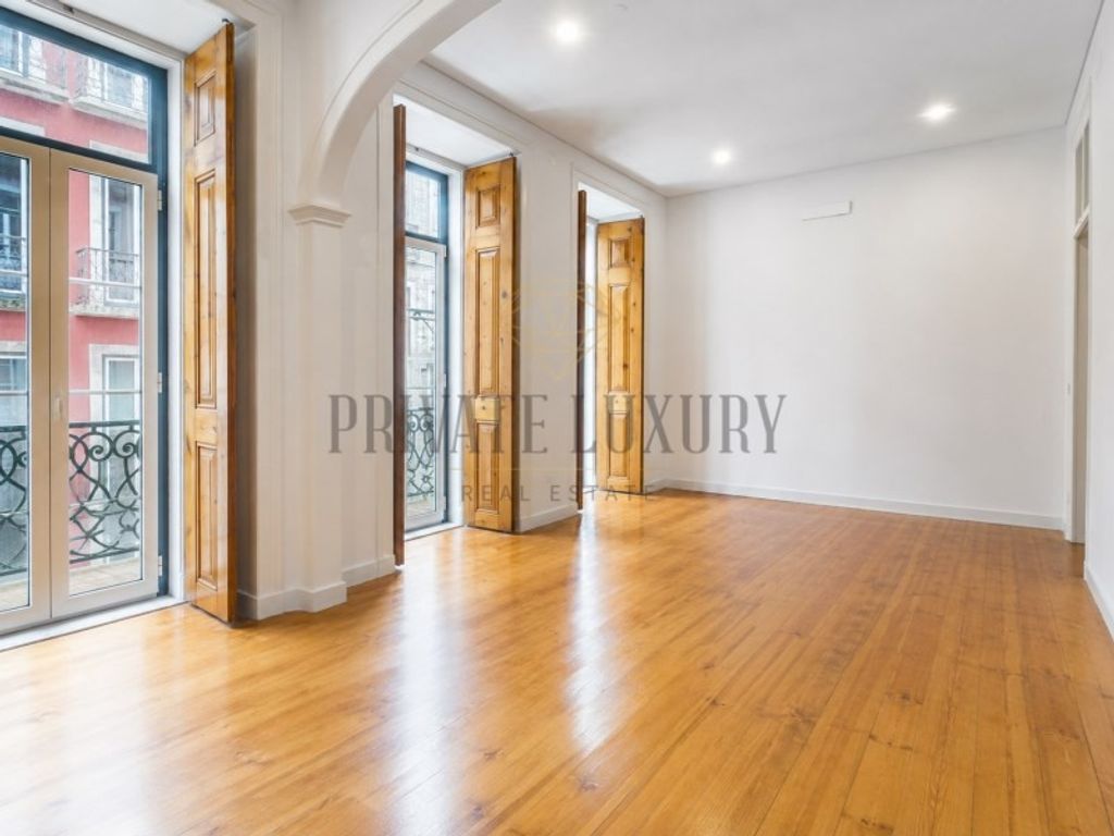 Luxury Apartment for sale in Lisbon, 985 000 €, Photo 1
