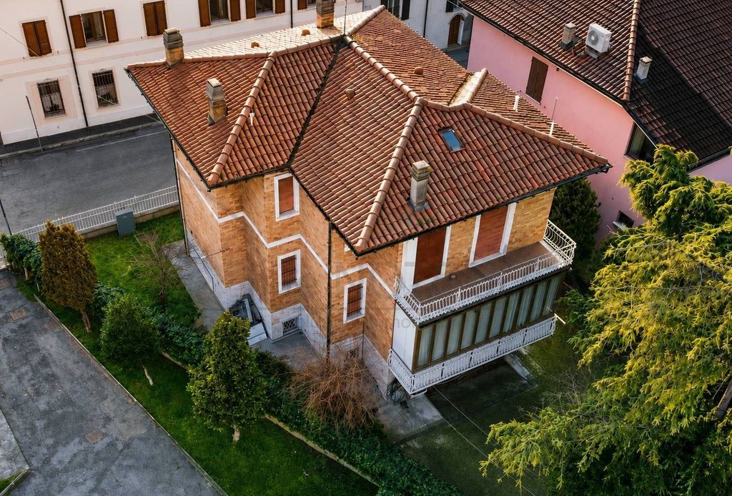 Luxury House for sale in Cesena, 540 000 €, Photo 1
