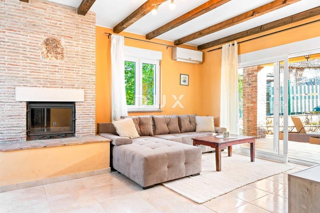 Maison de luxe à vendre à Funtana, 571 000 €, Photo 6