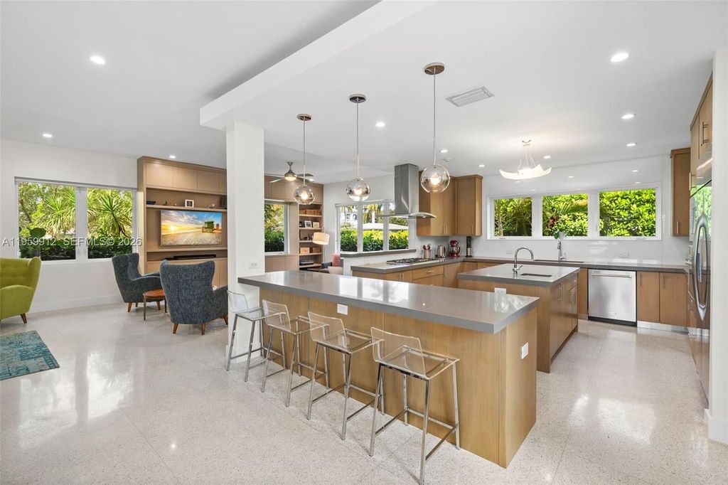 Luxury House for sale in Miami Beach, 2 834 329 €, Photo 4