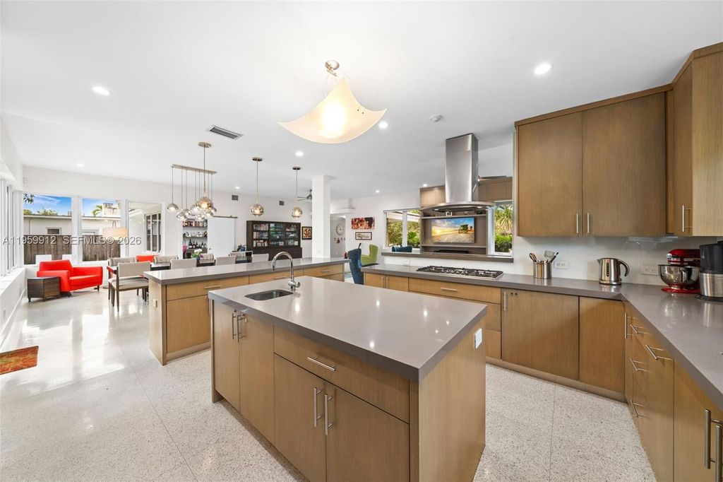 Luxury House for sale in Miami Beach, 2 834 329 €, Photo 6