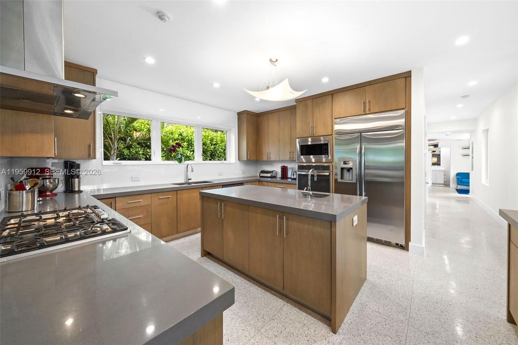 Luxury House for sale in Miami Beach, 2 834 329 €, Photo 7