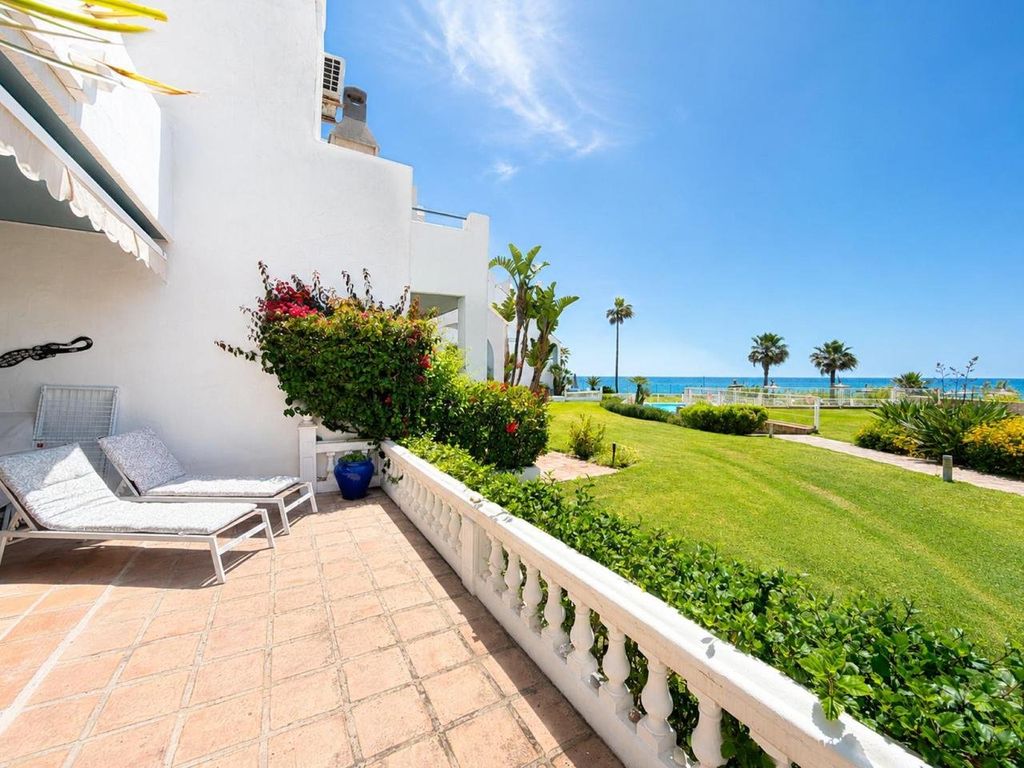 Luxury House for sale in Casares, 730 000 €, Photo 1