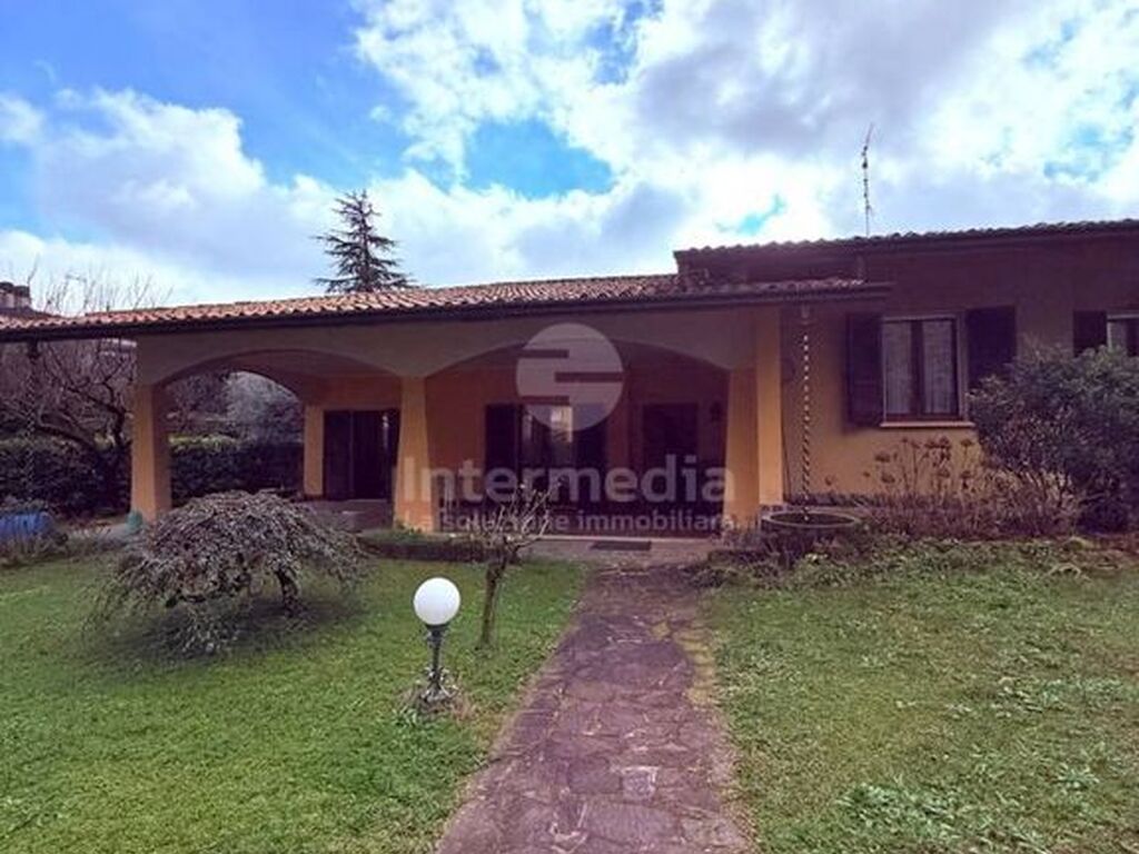 Luxury House for sale in Botticino, 750 000 €, Photo 1