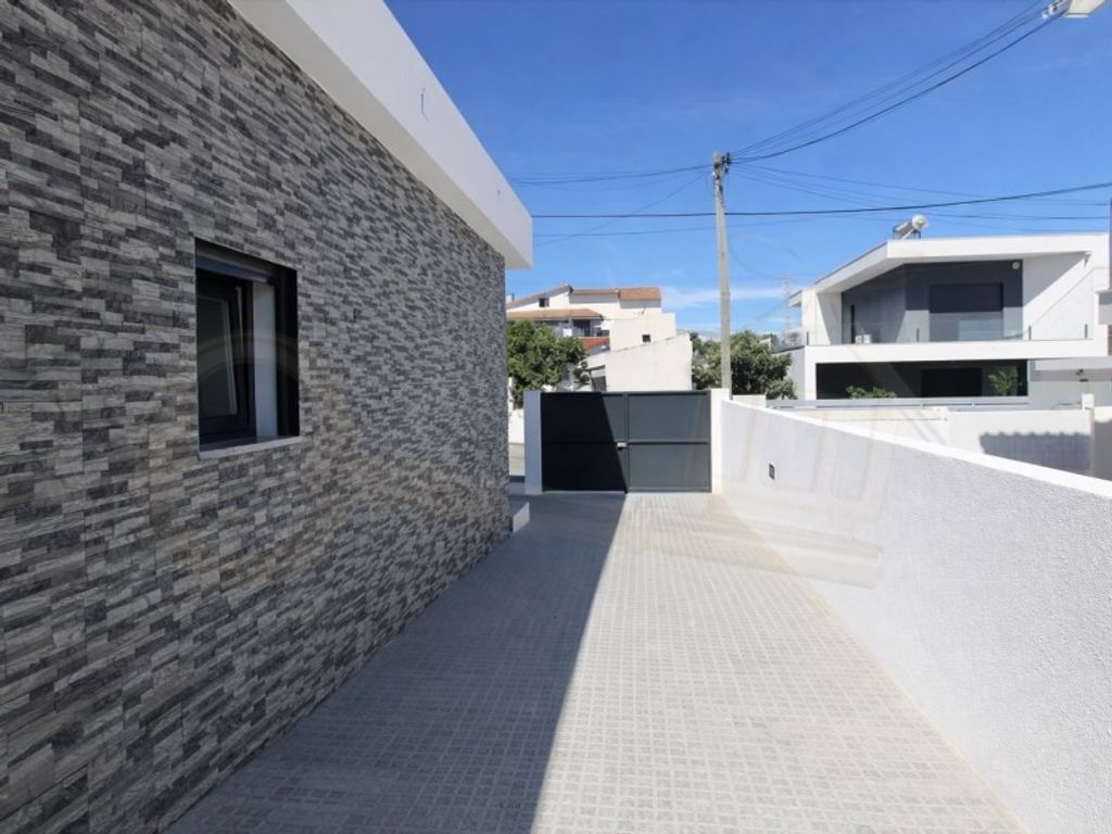 Maison de luxe à vendre à Seixal, 640 000 €, Photo 2