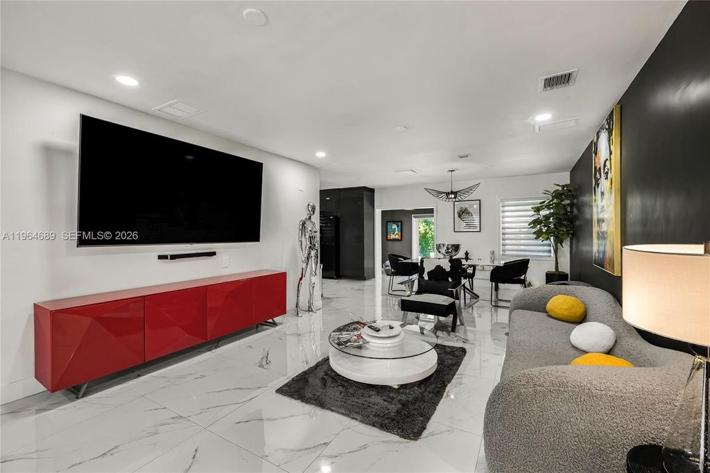 Luxury House for sale in Miami, 841 710 €, Photo 6