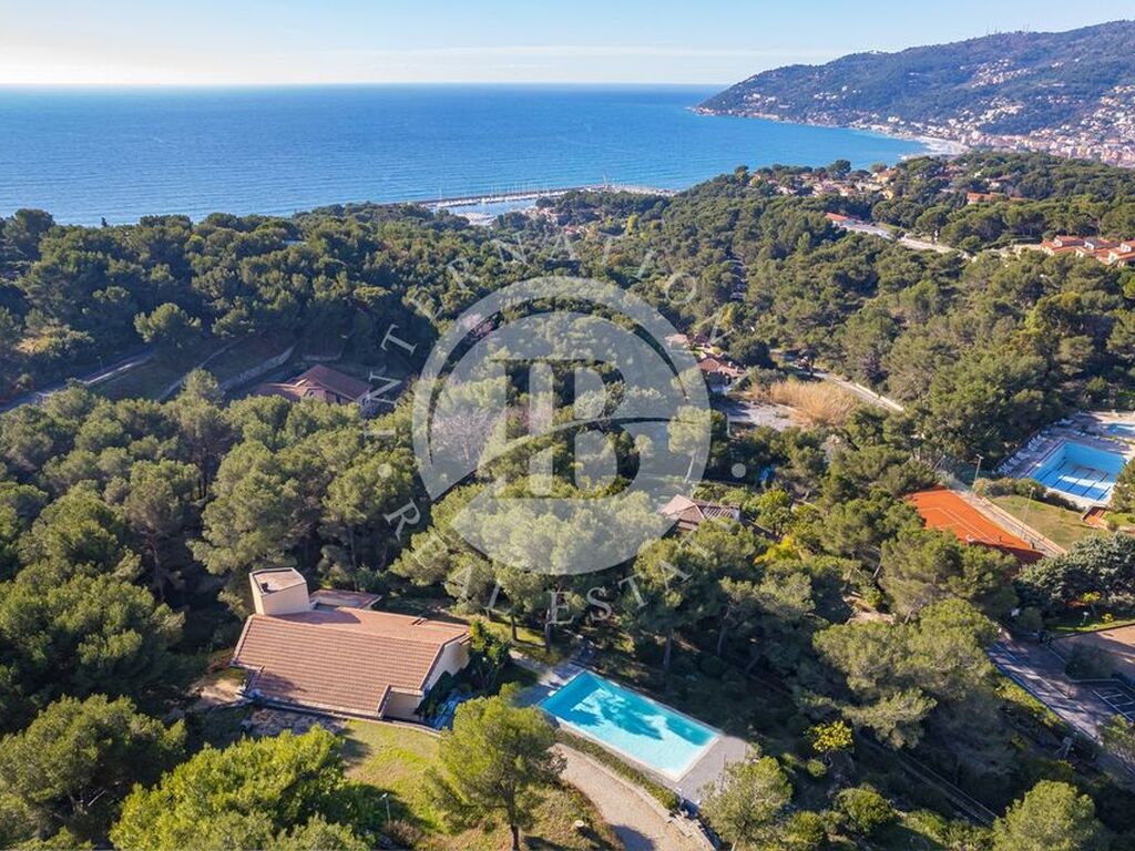 Luxury House for sale in Marina Di Andora, 2 500 000 €, Photo 1