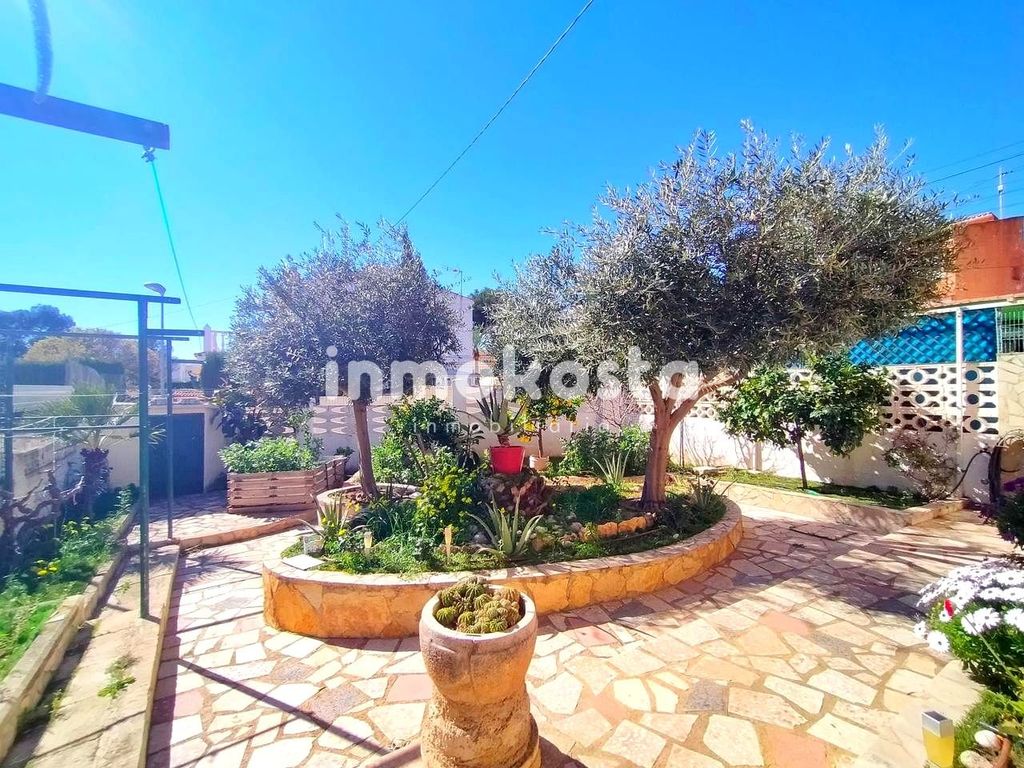 Luxury House for sale in La Nucia, 430 000 €, Photo 1