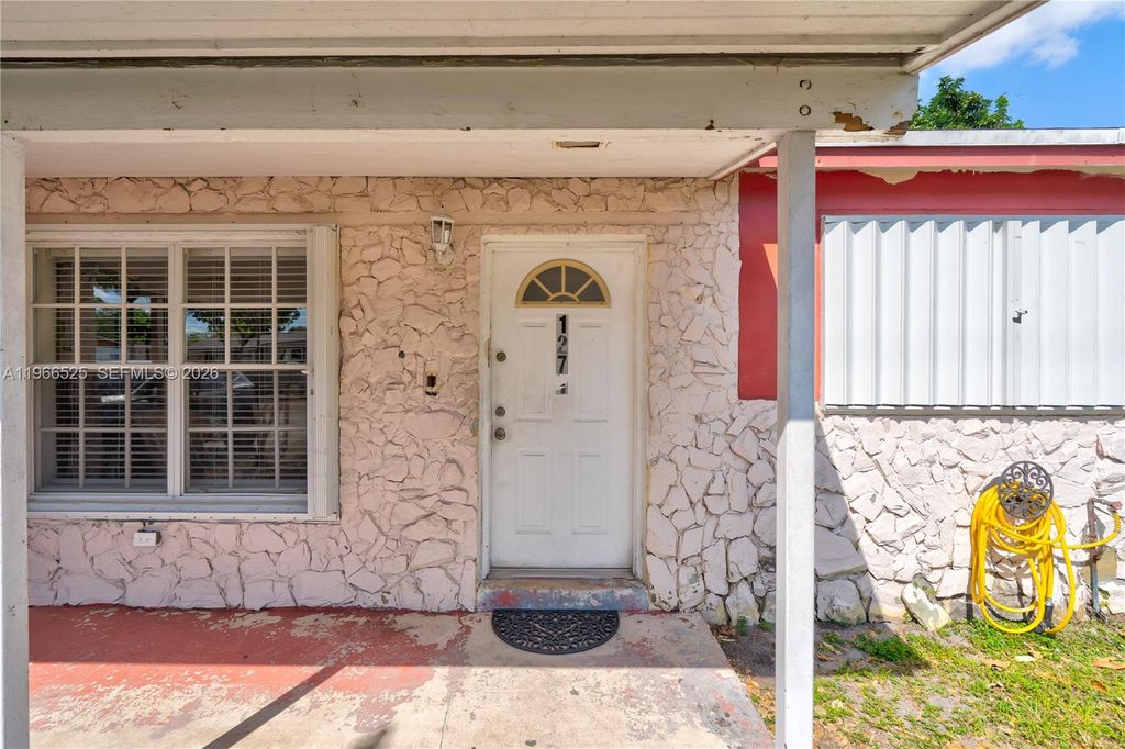 Luxury House for sale in Miami, 421 097 €, Photo 1