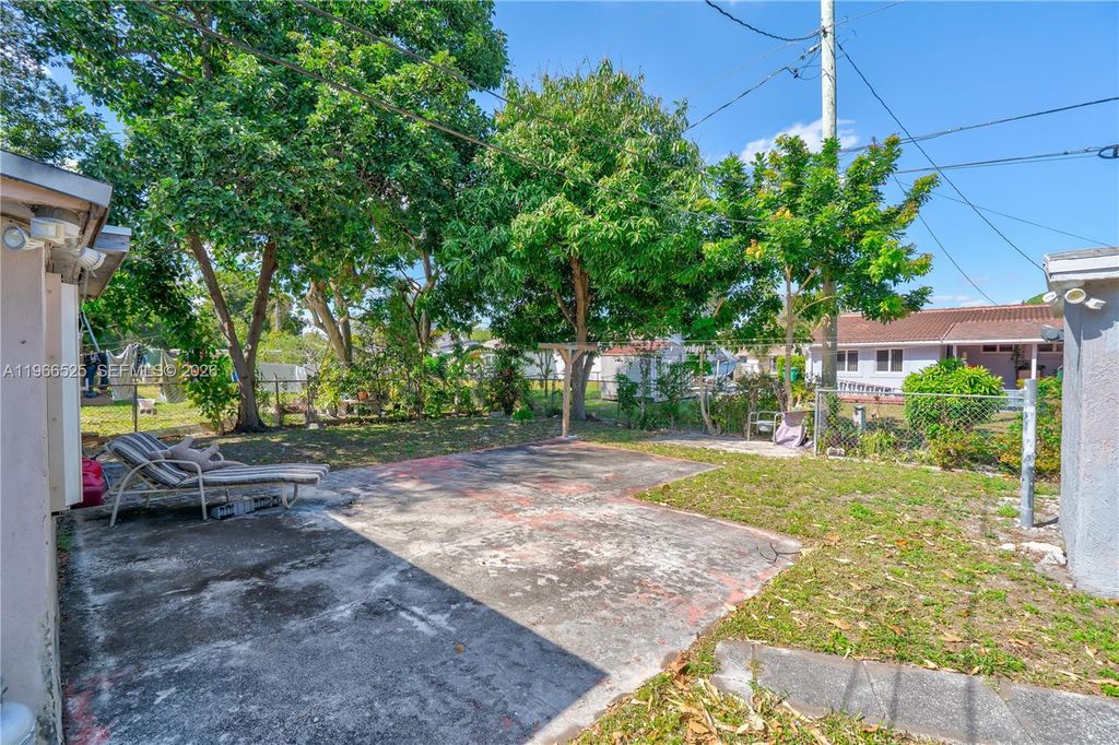 Luxury House for sale in Miami, 421 097 €, Photo 3
