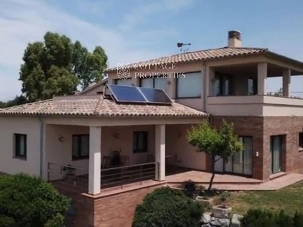 Maison de luxe à vendre à Garrigàs, 1 200 000 €, Photo 1