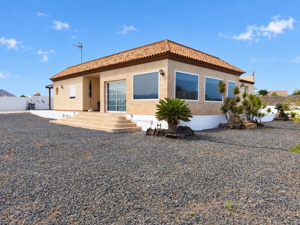 Maison de luxe à vendre à La Oliva, 750 000 €, Photo 5