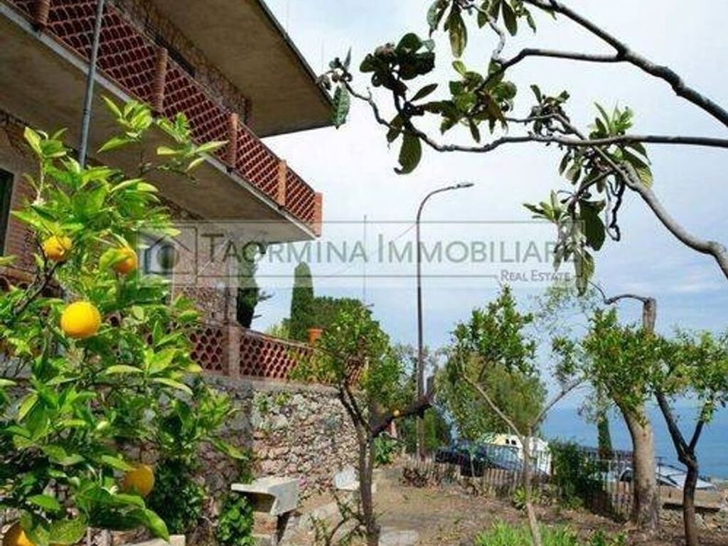 Maison de luxe à vendre à Taormina, 800 000 €, Photo 1
