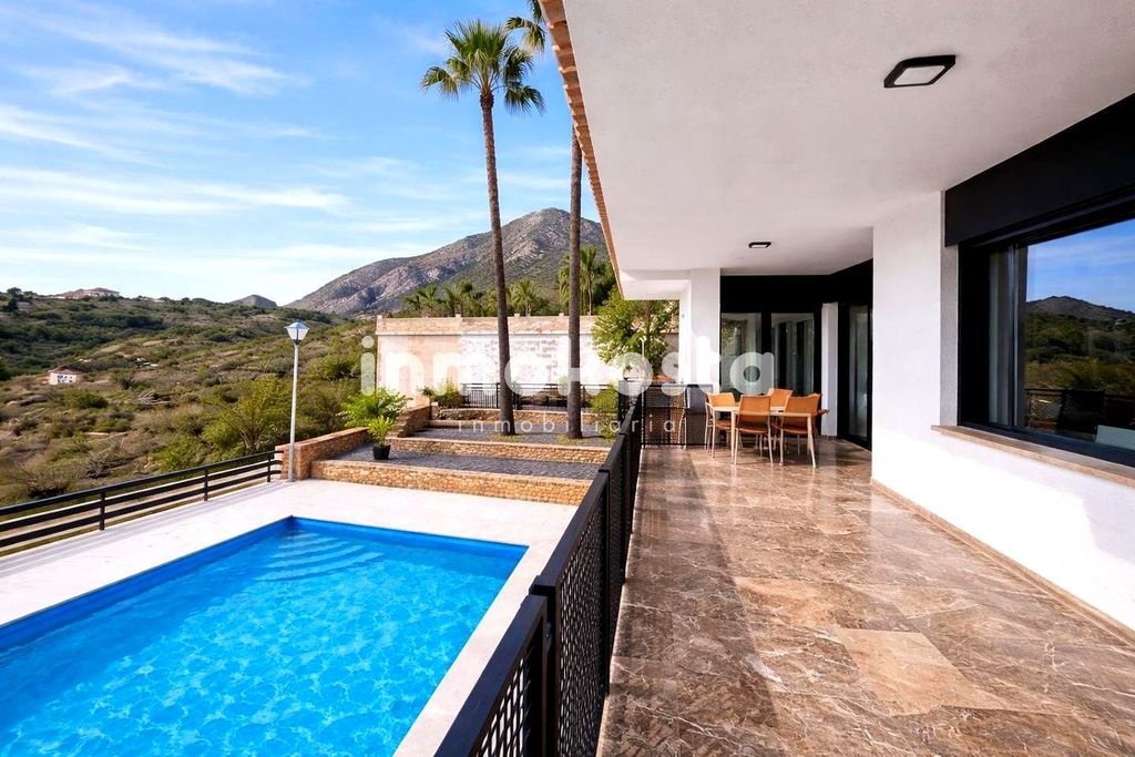Maison de luxe à vendre à La Nucia, 895 000 €, Photo 1
