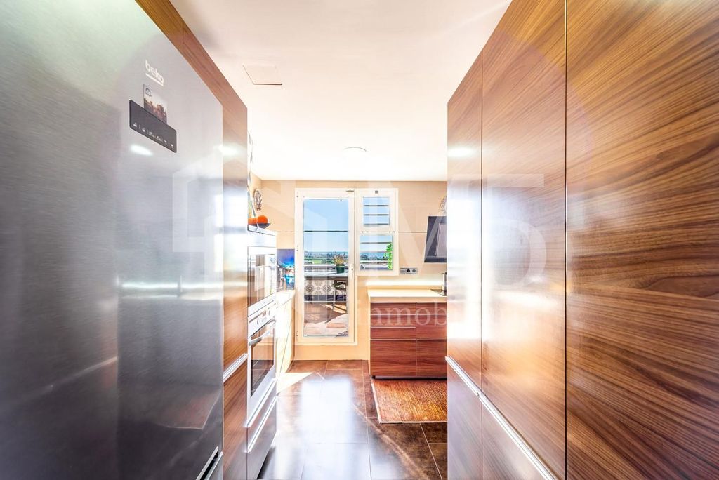 Luxury Apartment for sale in Torre Del Mar, 569 900 €, Photo 5
