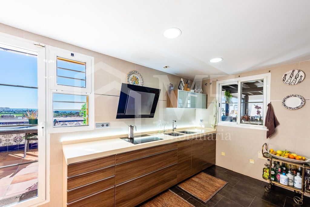 Luxury Apartment for sale in Torre Del Mar, 569 900 €, Photo 7