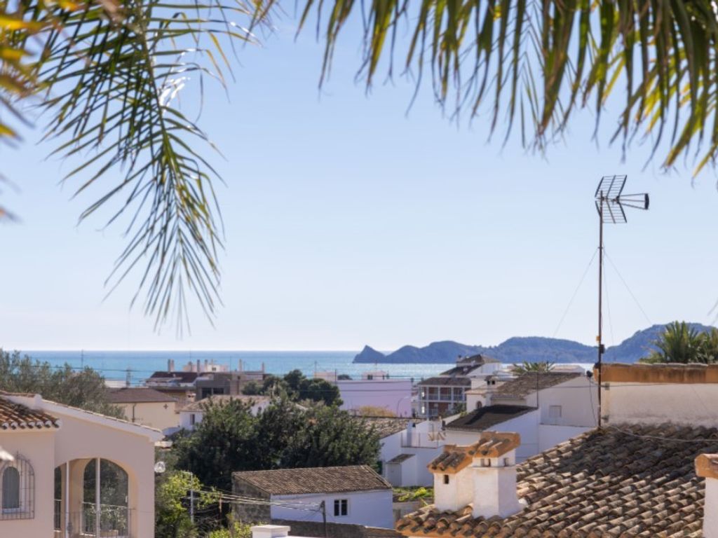 Luxury House for sale in Javea, 895 000 €, Photo 1