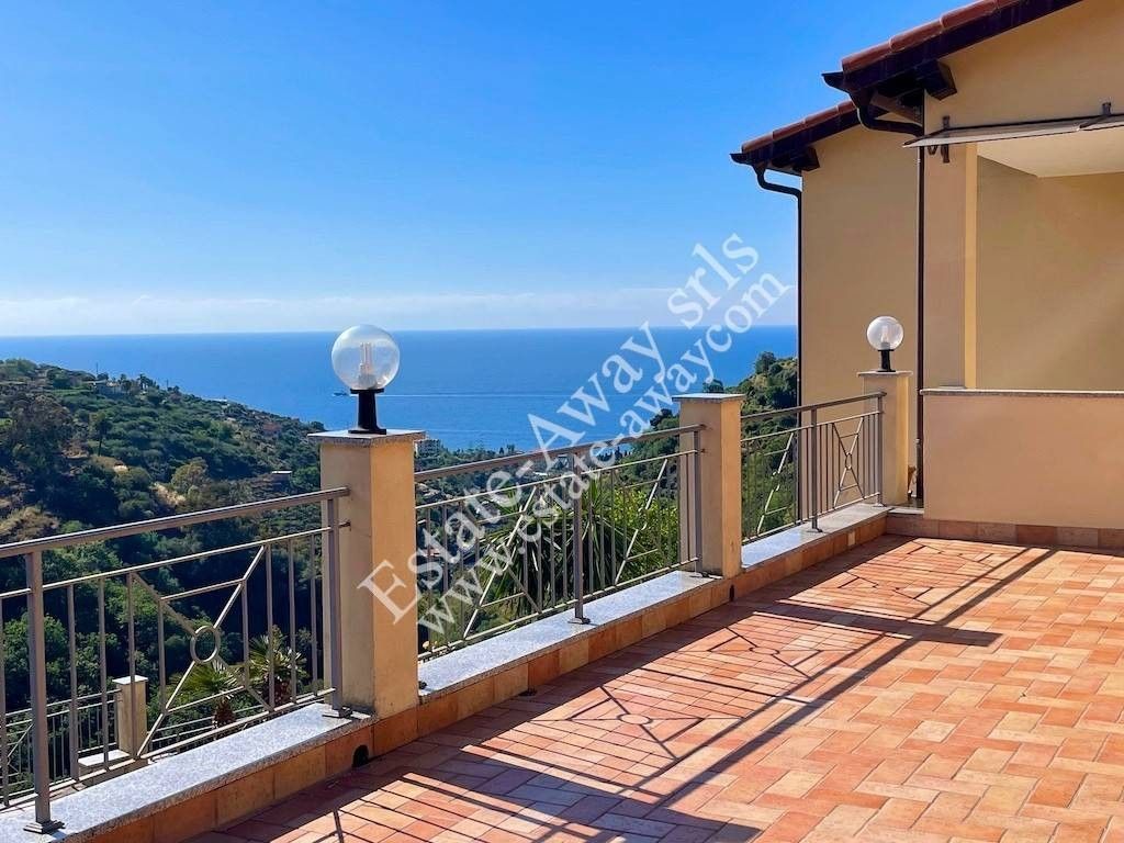 Maison de luxe à vendre à Bordighera, 745 000 €, Photo 1