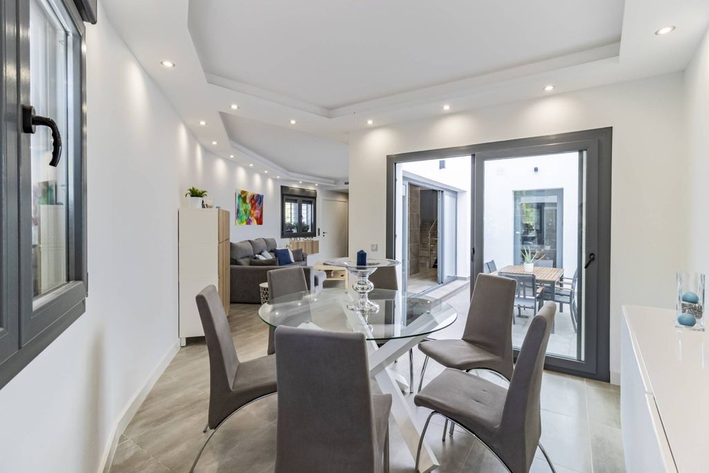 Luxury House for sale in San Pedro de Alcántara, 899 000 €, Photo 5