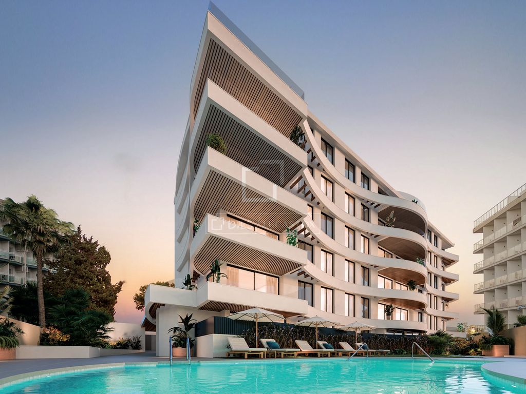 Luxury Apartment for sale in Benalmádena, 1 038 000 €, Photo 3