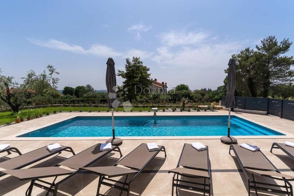 Maison de luxe à vendre à Porec, 1 250 000 €, Photo 2