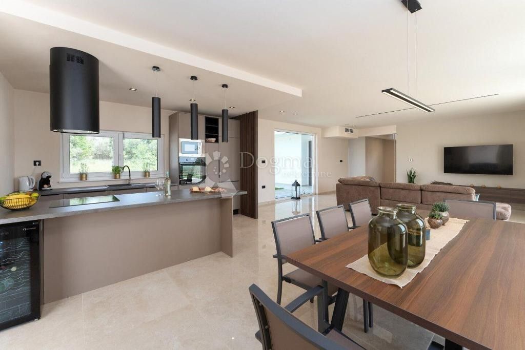 Maison de luxe à vendre à Porec, 1 250 000 €, Photo 5