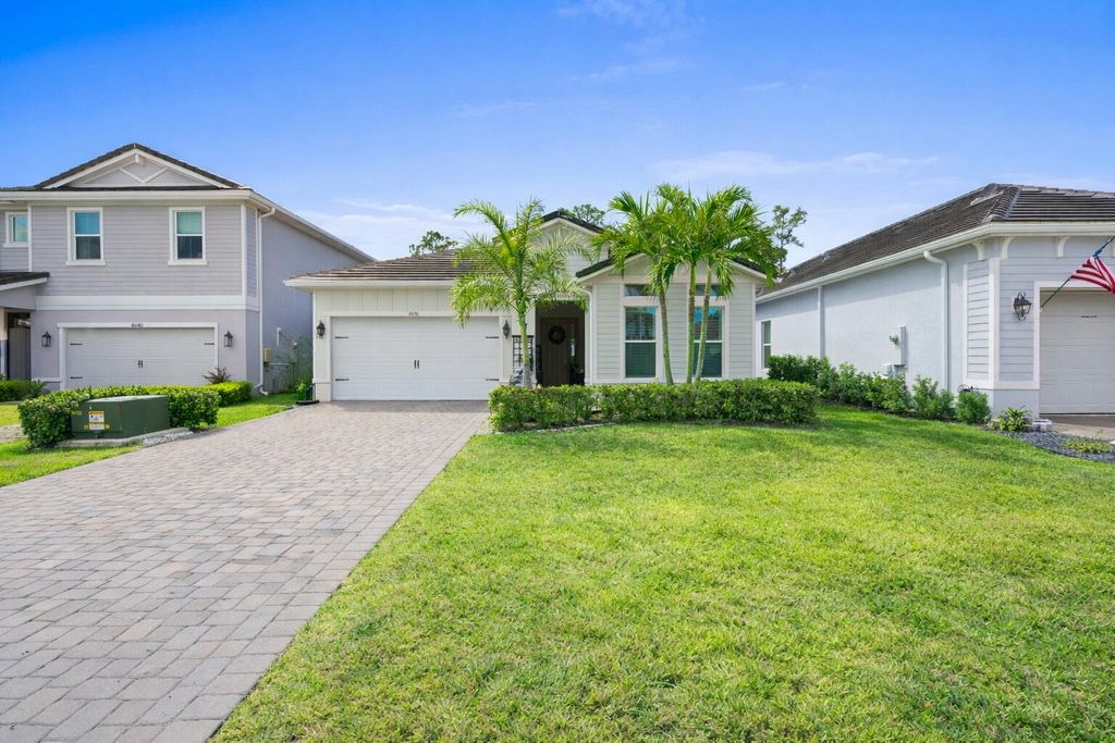 Luxury House for sale in Stuart, 601 433 €, Photo 1