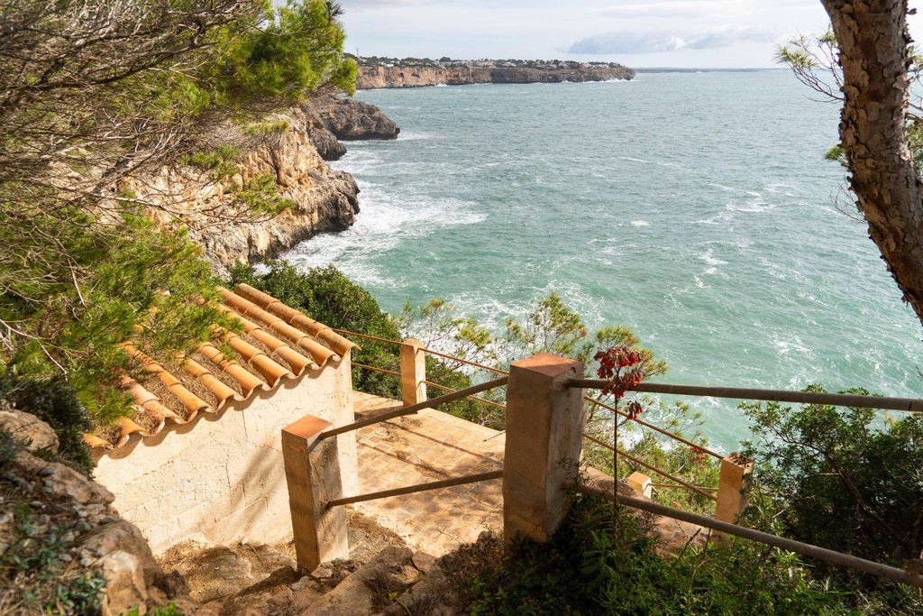 Luxury House for sale in Llucmajor, 2 490 000 €, Photo 1