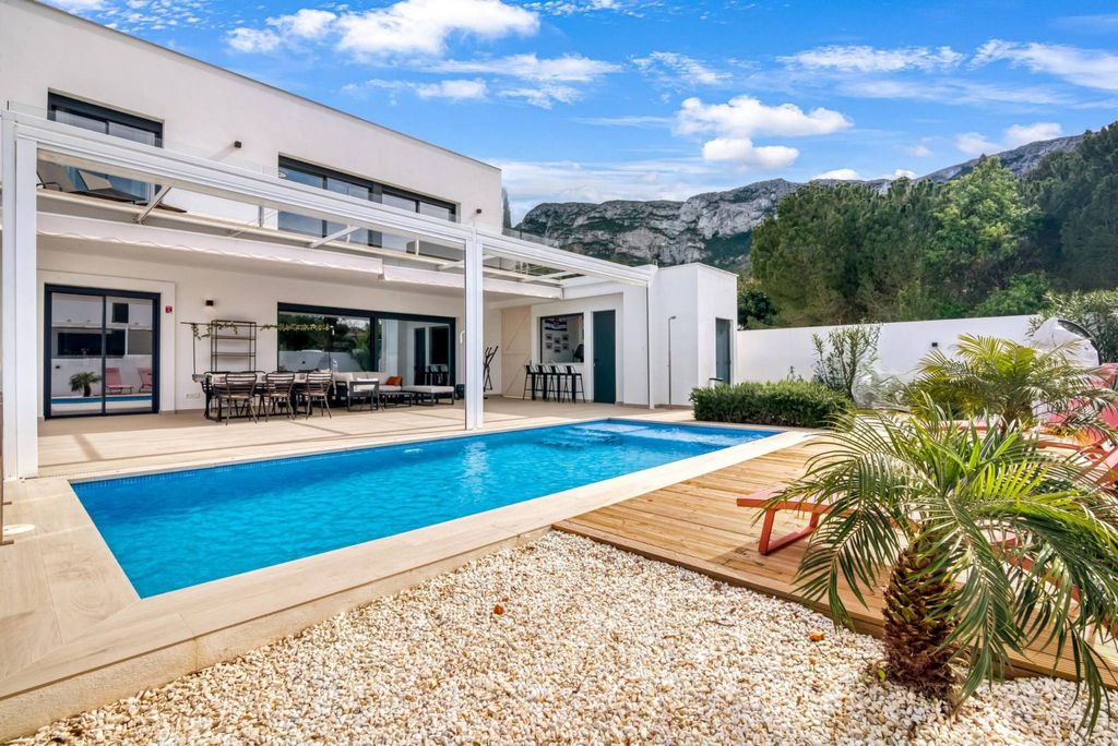 Luxury House for sale in Denia, 798 000 €, Photo 1