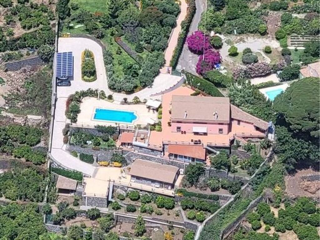 Luxury House for sale in Aci Catena, 1 100 000 €, Photo 1