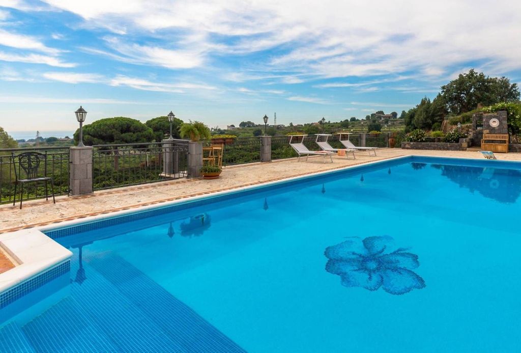 Maison de luxe à vendre à Aci Catena, 1 100 000 €, Photo 2