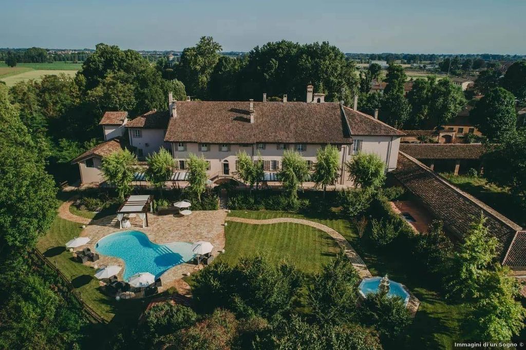 Luxury House for sale in Bertonico, 4 300 000 €, Photo 1