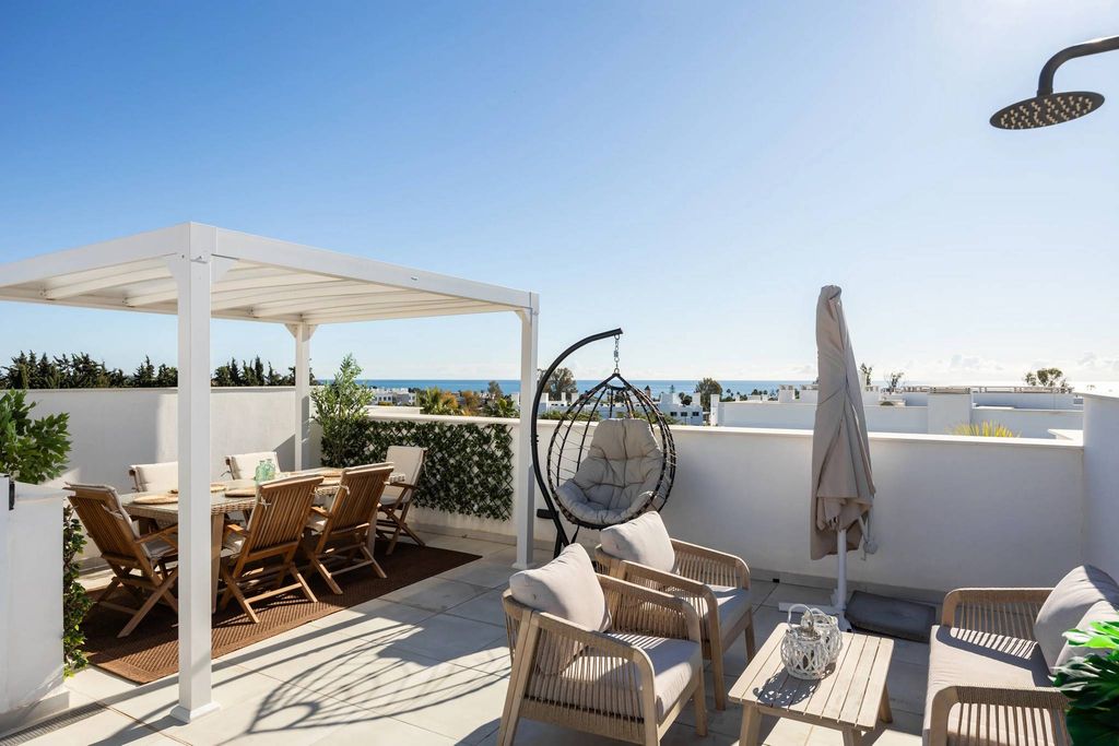 Luxury House for sale in Marbella, 899 000 €, Photo 1
