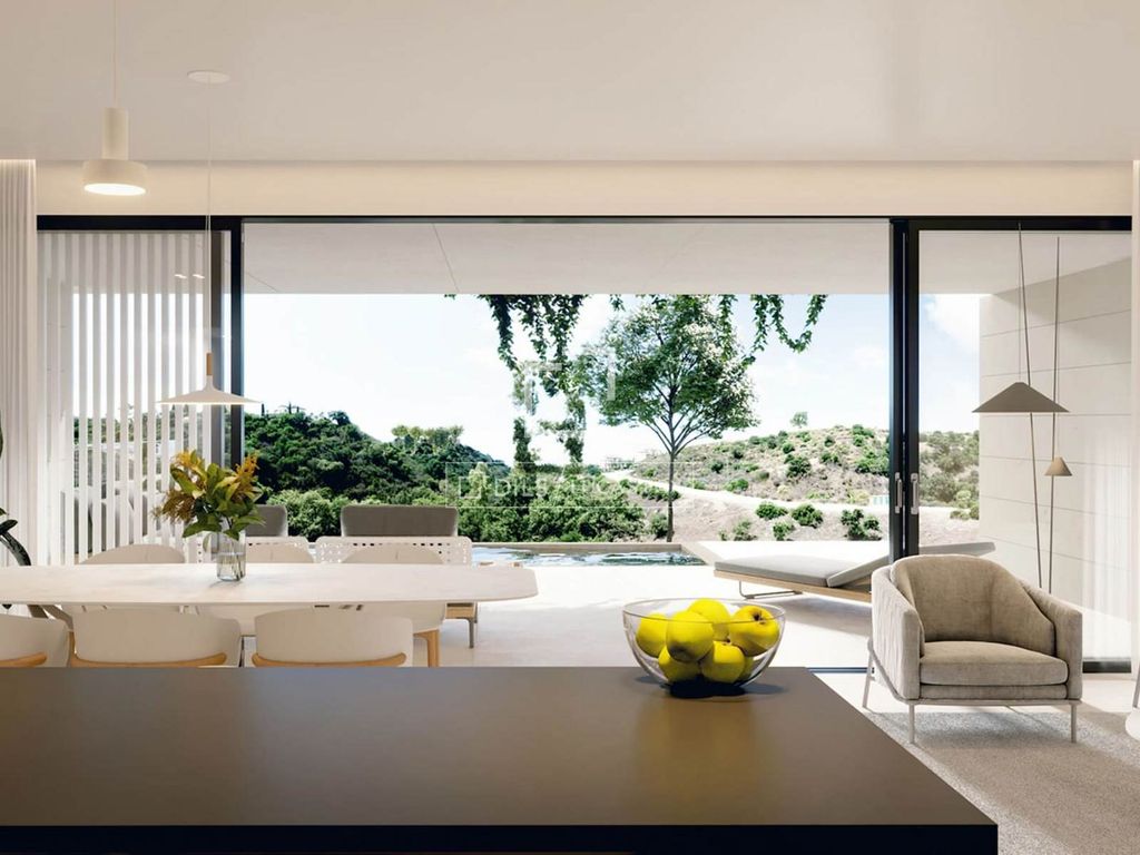 Luxury Apartment for sale in Marbella, 900 000 €, Photo 3